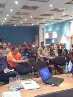 Участники семинара ООО СТ в Новосибирске на лекции по жидкой резине